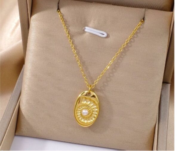 Golden Oval Pendant Necklace with Pearl Accent