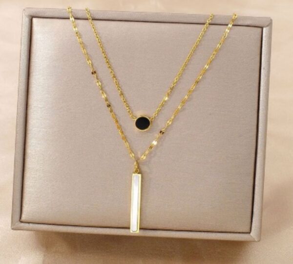 Elegant Layered Geometric Pendant Necklace in Gold