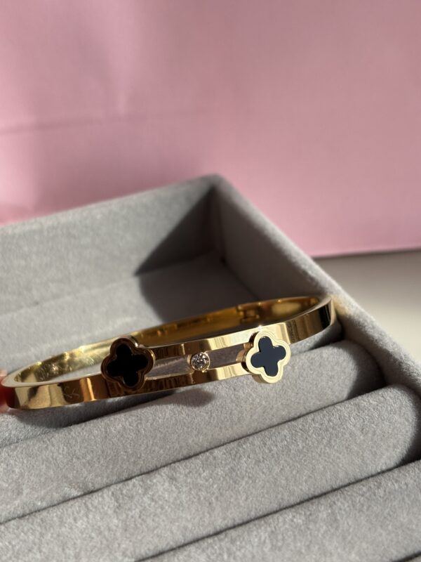 Mid Night Petal Bangle