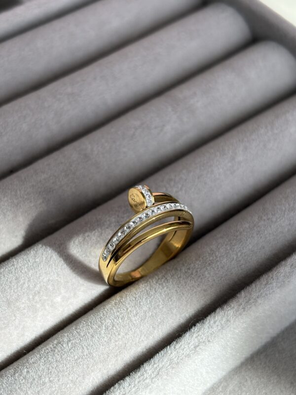 Round Nail Ring