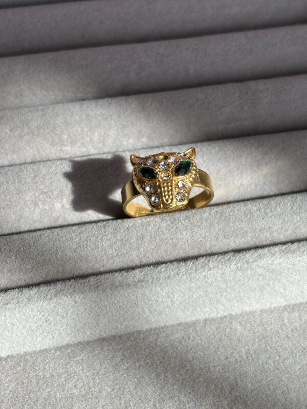 Panthore Ring