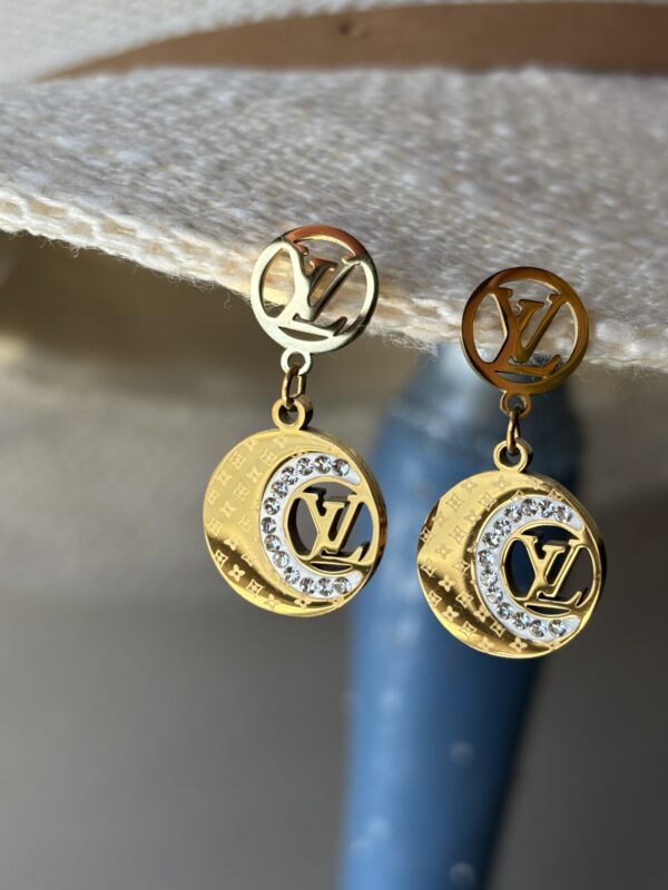Golden L.V Earing