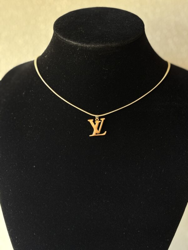 L.V. Golden Chain