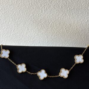 White Clove Braclet