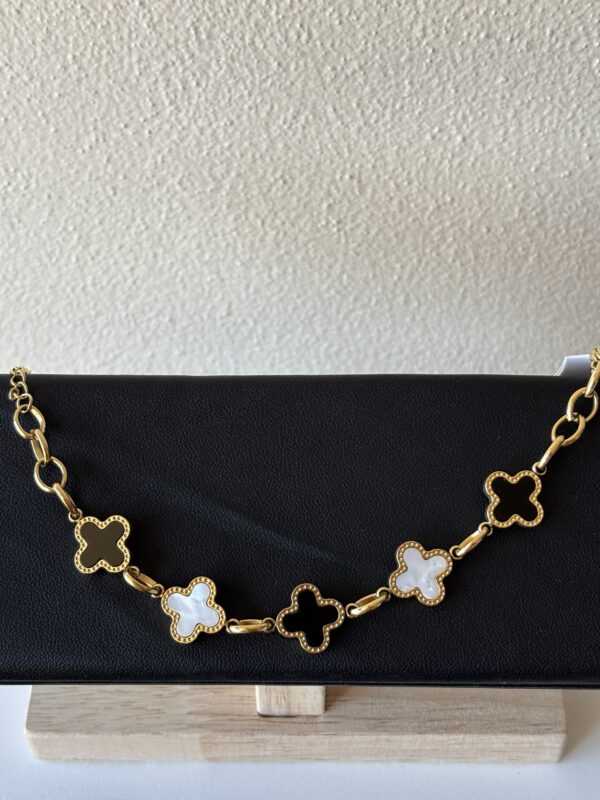 Black and White Clove Braclet