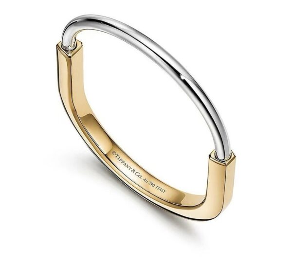 Timeless Bangle