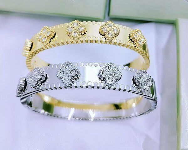Clove Diamond Bangle